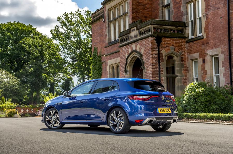 Renault Megane GT 2016 года  (UK) (фото 8 из 39)
